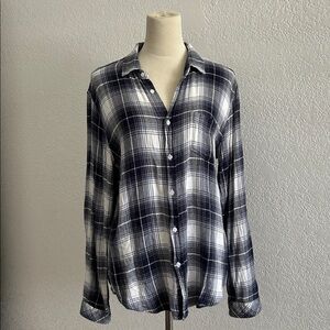 Rails Hunter Plaid Button Up Long Sleeve Shirt in Navy Blue and White